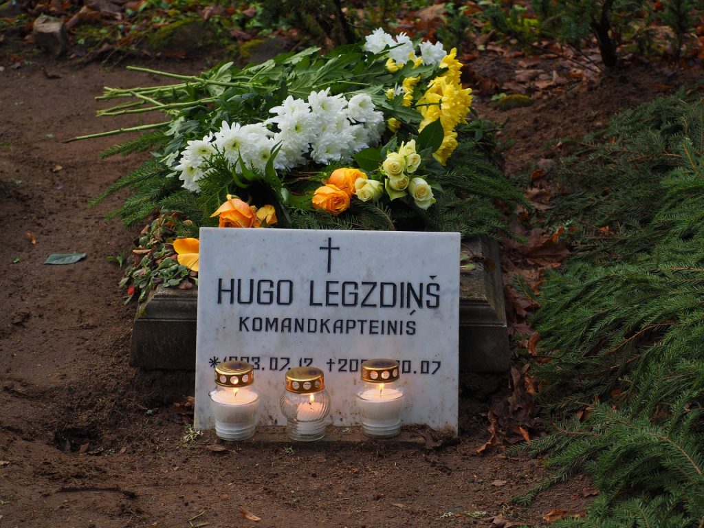 Hugo Legzdiņa kapavieta Lēdurgas kapos